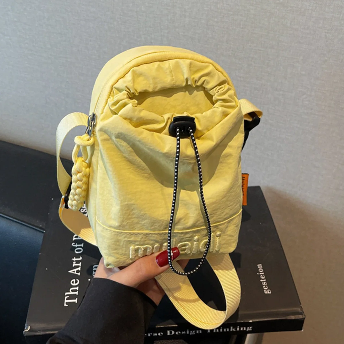 2026 new crossbody water bottle bag for walking, lightweight shoulder bag for mobile phones, small bag fabric, fashionable and s
2026 new crossbody water bottle bag for walking, lightweight shoulder bag for mobile phones, small bag fabric, fashionable and s