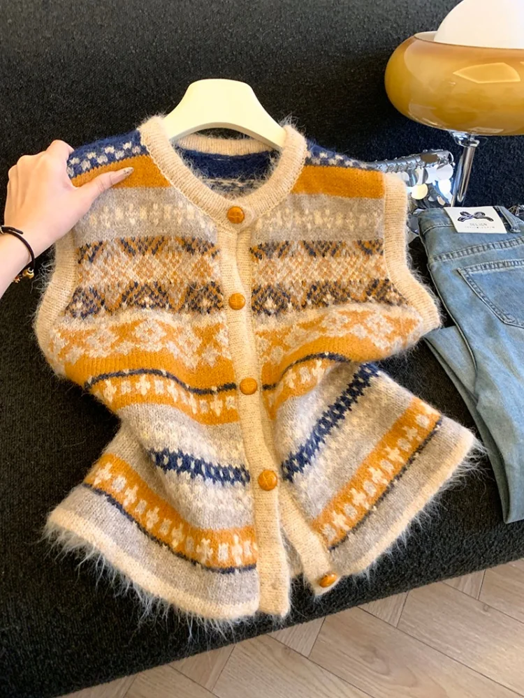 Retro Diamond Pattern Knitted Sleeveless Open Cardigan Women's Fashion Layering Outerwear Sweater Thick Warm Short Straight
Retro Diamond Pattern Knitted Sleeveless Open Cardigan Women's Fashion Layering Outerwear Sweater Thick Warm Short Straight