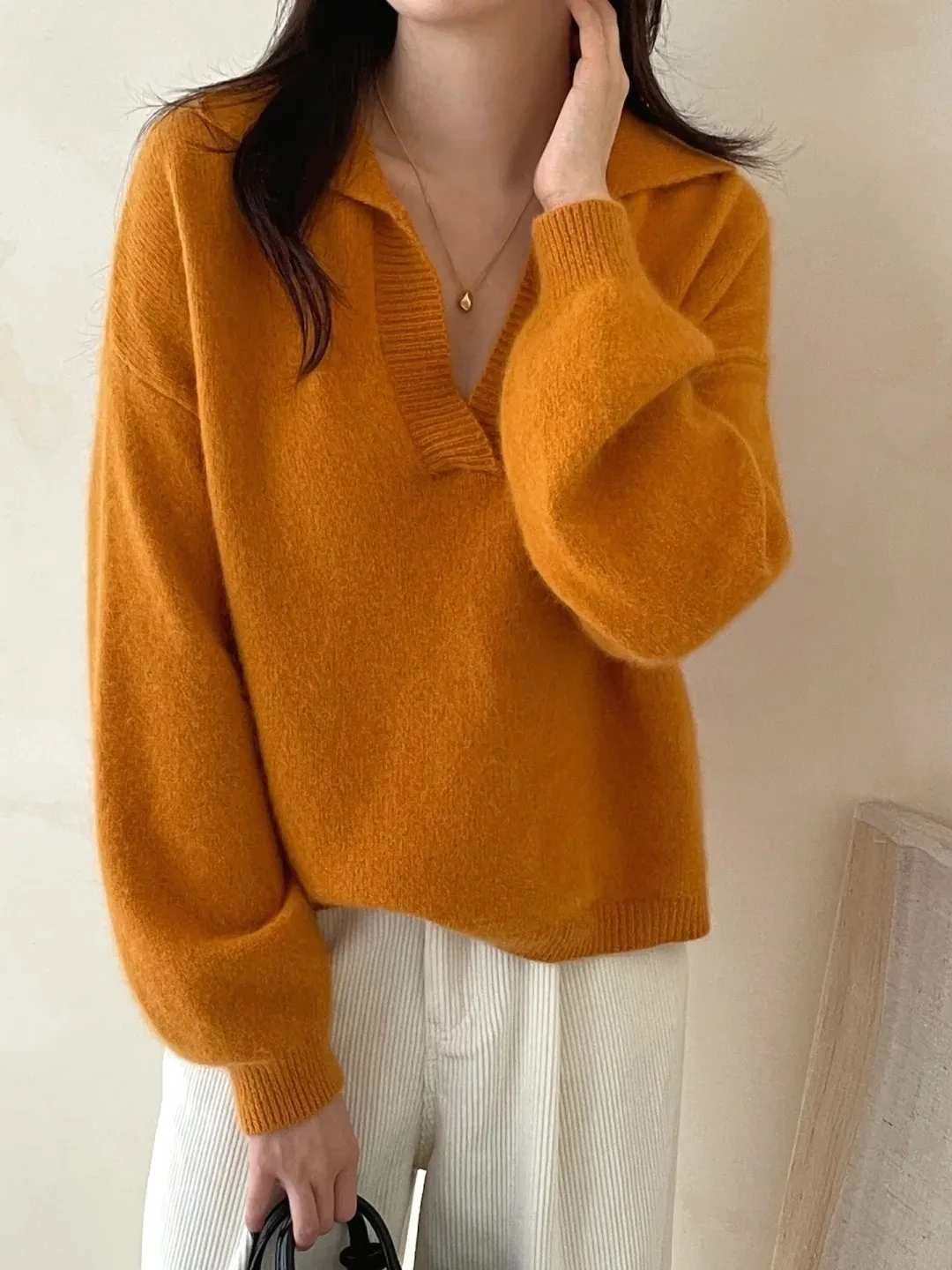 Pumpkin orange scissors collar long-sleeved sweater female cashmere relaxed in autumn and winter white and beautiful sweater
Pumpkin orange scissors collar long-sleeved sweater female cashmere relaxed in autumn and winter white and beautiful sweater