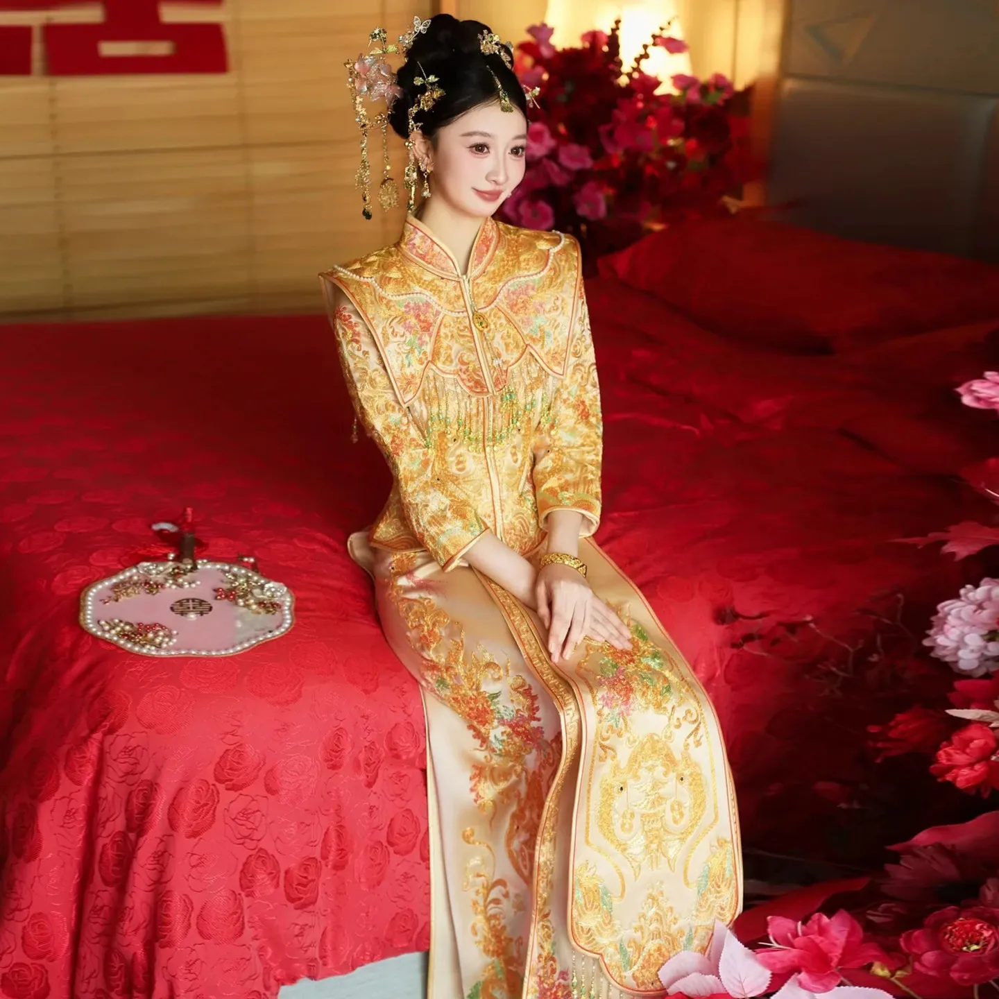 Dragon and Phoenix Embroidery 2026 New Champagne Color Xiuhe Dress Bridal Wedding Chinese Wedding Dress Slimming Toast Dress
Dragon and Phoenix Embroidery 2026 New Champagne Color Xiuhe Dress Bridal Wedding Chinese Wedding Dress Slimming Toast Dress