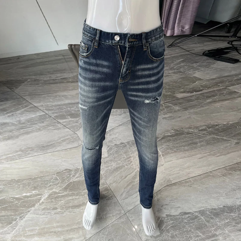 Джинсы мужские в стиле ретро, модные дизайнерские рваные джинсы Slim Fit с дырками, винтажные Брендовые брюки, винтажная уличная одежда, синие
Джинсы мужские в стиле ретро, модные дизайнерские рваные джинсы Slim Fit с дырками, винтажные Брендовые брюки, винтажная уличная одежда, синие