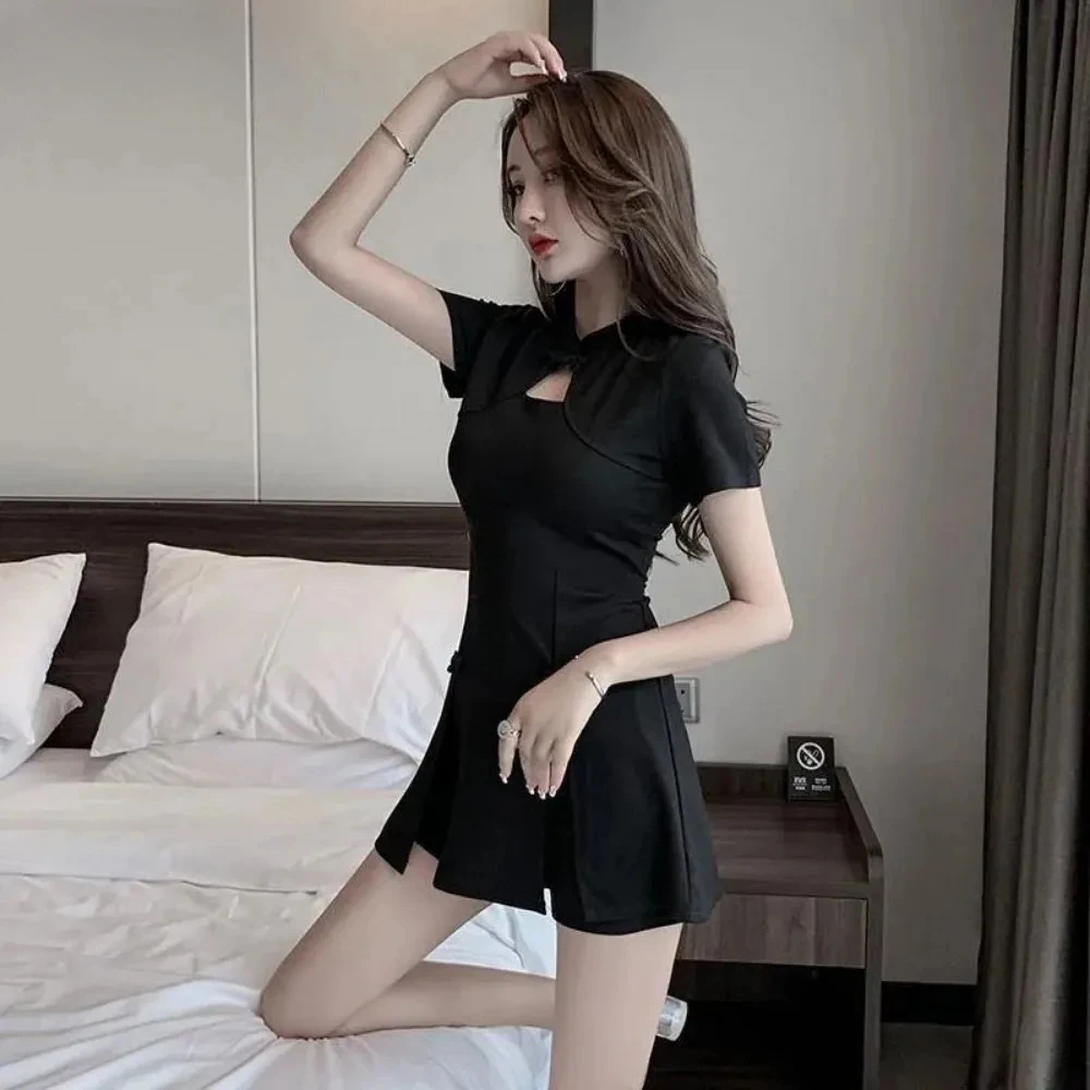 2025 Summer New Slim Retro Set Women Qipao Chinese Improved High Waist Split Short Cheongsam Dress Shorts Two Piece
2025 Summer New Slim Retro Set Women Qipao Chinese Improved High Waist Split Short Cheongsam Dress Shorts Two Piece