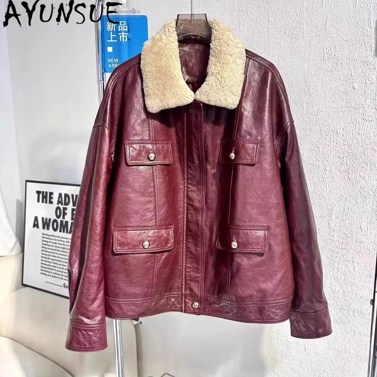 AYUNSUE 100% Genuine Leather Jacket Women Fashion Sheepskin Coat Lamb Wool Collar Loose Fit Short Womens Coats Косуха Женская
AYUNSUE 100% Genuine Leather Jacket Women Fashion Sheepskin Coat Lamb Wool Collar Loose Fit Short Womens Coats Косуха Женская