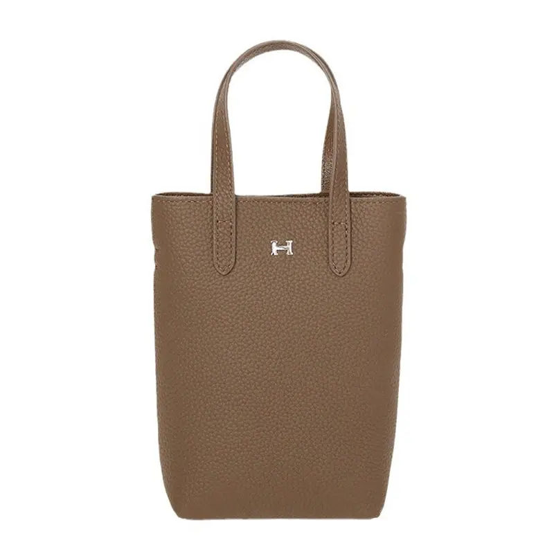 High end fashion mini shoulder bag, retro cowhide women's diagonal chain phone bag, daily fashion accessories
High end fashion mini shoulder bag, retro cowhide women's diagonal chain phone bag, daily fashion accessories