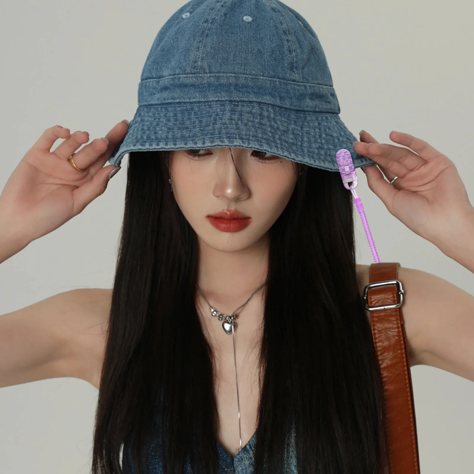 Windproof Hat Clip Removable Necklace Rope Spring Chain Outdoor Sports DIY AntiLost Candy Color Plastic Gear Hat Straps
Windproof Hat Clip Removable Necklace Rope Spring Chain Outdoor Sports DIY AntiLost Candy Color Plastic Gear Hat Straps