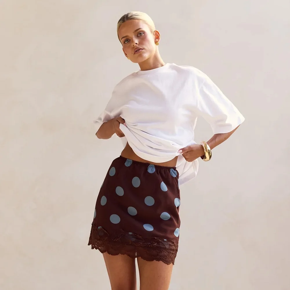 FL New Versatile Pure And Seductive Stylish Short Skirt With High Waist Slimming Polka Dot Lace Trim Skirt For Women 2026
FL New Versatile Pure And Seductive Stylish Short Skirt With High Waist Slimming Polka Dot Lace Trim Skirt For Women 2026