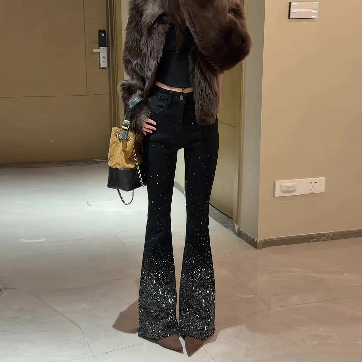 Black Heavy-Duty Rhinestone High-Waisted Flared Jeans for Women, 2026 Spring New Stylish Slim-Fit Flared Pants
Black Heavy-Duty Rhinestone High-Waisted Flared Jeans for Women, 2026 Spring New Stylish Slim-Fit Flared Pants