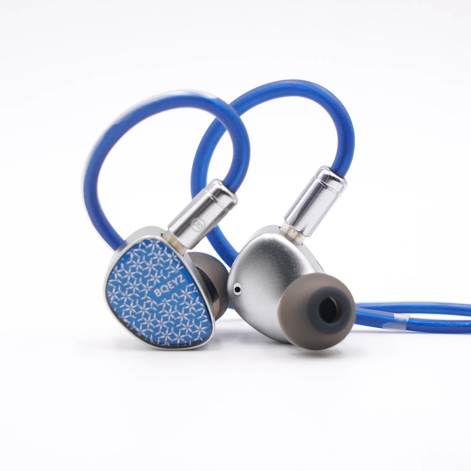 BQEYZ Weather Series Frost Проводные наушники HiFi Микропланарный драйвер IEM Посеребренный кабель Стеклянная лицевая панель для аудиофилов Синий
BQEYZ Weather Series Frost Проводные наушники HiFi Микропланарный драйвер IEM Посеребренный кабель Стеклянная лицевая панель для аудиофилов Синий