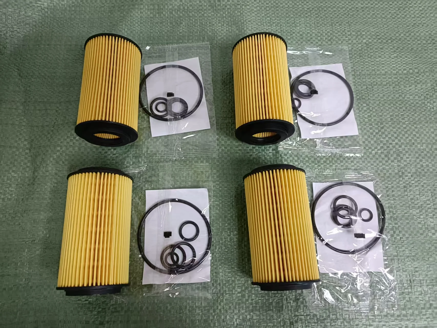 4 шт. масляный фильтр A6511800109 для двигателя Mercedes Benz W204 W205 W212 A180 B200 C200 E220 E250 CDI CLA CLS GLA GLC GLK S OM651 
4 шт. масляный фильтр A6511800109 для двигателя Mercedes Benz W204 W205 W212 A180 B200 C200 E220 E250 CDI CLA CLS GLA GLC GLK S OM651