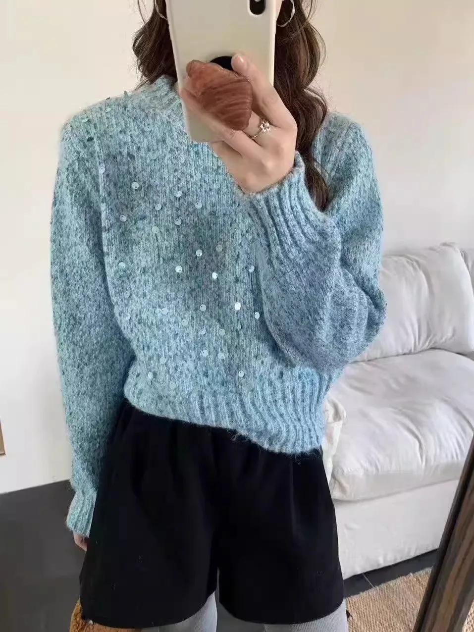 Женский вязаный свитер с пайетками, модный, роскошный, осенне-зимний, свободного кроя, укороченный, с круглым вырезом, пуловер для девушек
Женский вязаный свитер с пайетками, модный, роскошный, осенне-зимний, свободного кроя, укороченный, с круглым вырезом, пуловер для девушек