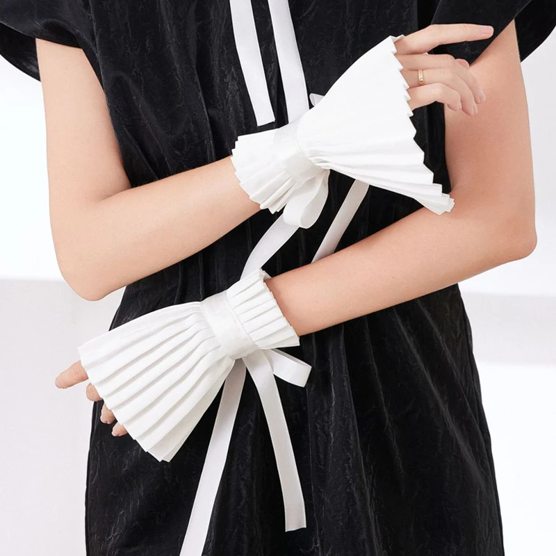 Photo Background For Photo Nails Solid Color Detachable Wrist Cuffs Pleated Decorated Fake Sleeves Ornament Hand Posing Prop
Photo Background For Photo Nails Solid Color Detachable Wrist Cuffs Pleated Decorated Fake Sleeves Ornament Hand Posing Prop