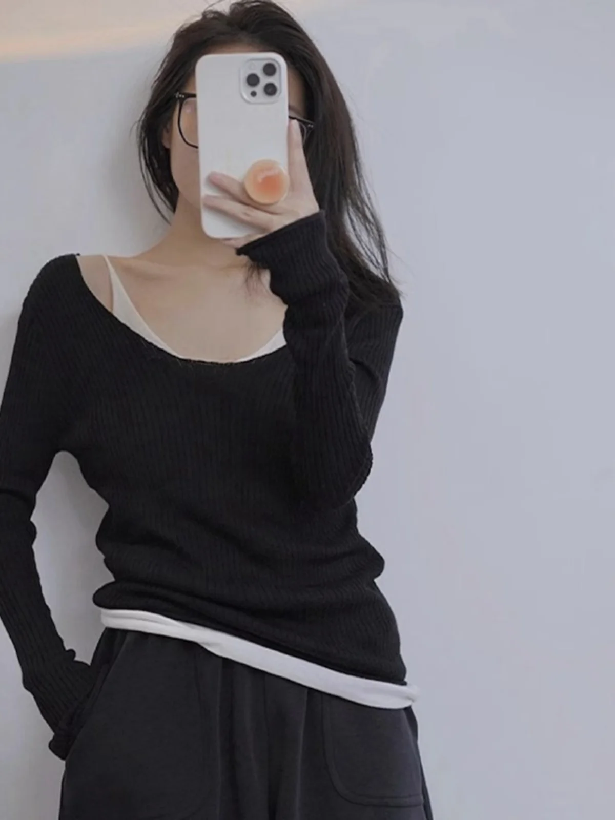 Soft Knitted Sweater Women's Loose Base Layer Top Outerwear Sweet And Spicy Style Autumn Design Fashionable Knitwear
Soft Knitted Sweater Women's Loose Base Layer Top Outerwear Sweet And Spicy Style Autumn Design Fashionable Knitwear