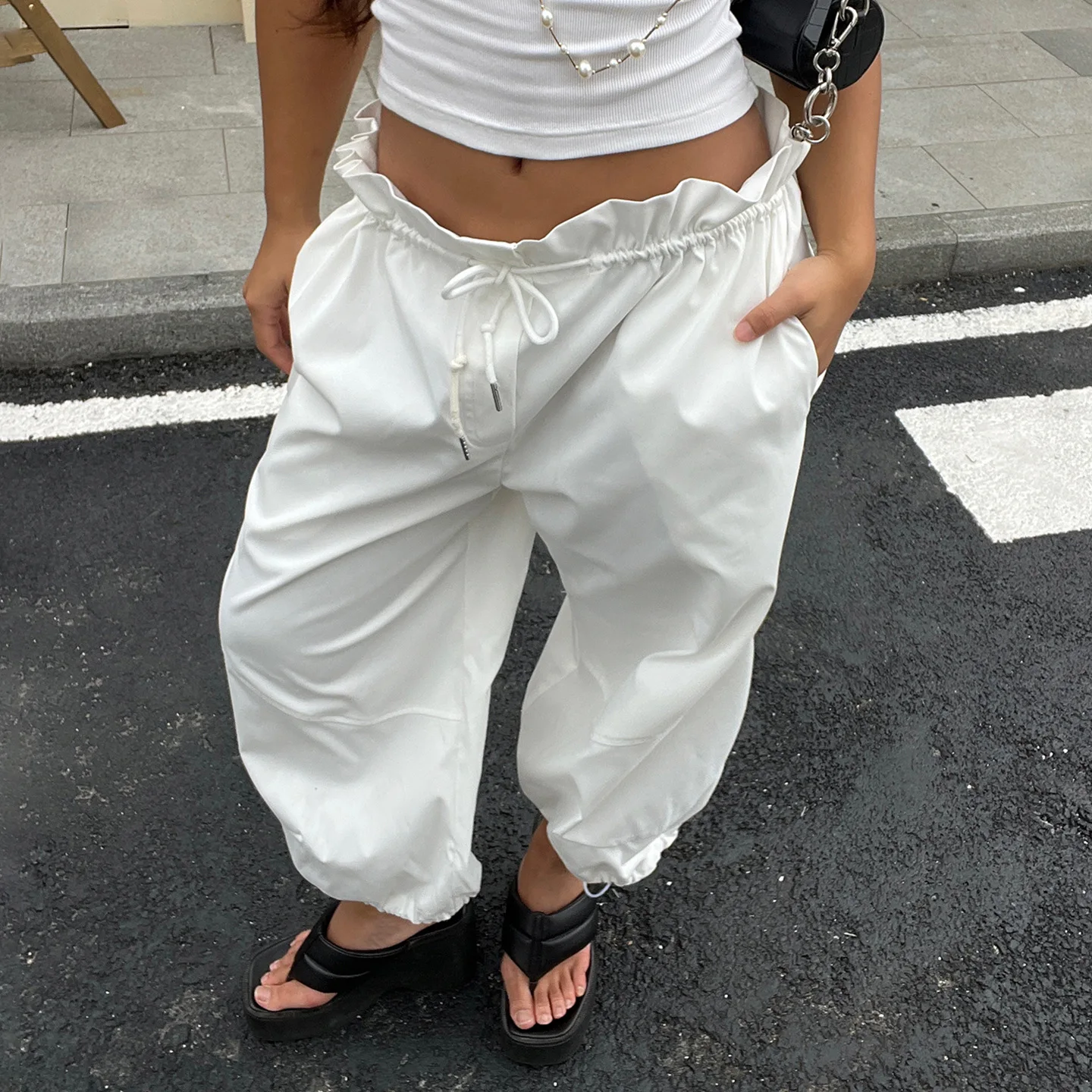 Original Mushroom Edge Woven Casual Cargo Pants Spring and Summer Women's Chin Solid Loose Soft Versatile Elastic Middle Pants
Original Mushroom Edge Woven Casual Cargo Pants Spring and Summer Women's Chin Solid Loose Soft Versatile Elastic Middle Pants