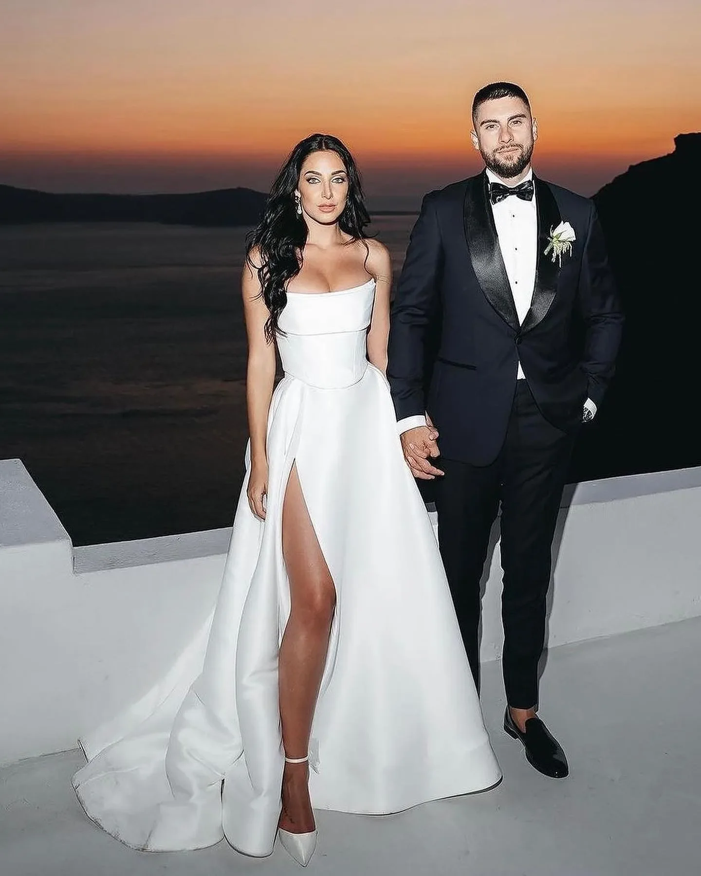 A Line Dress for Bride Strapless Satin Wedding Dresses Bridal Gowns Off Shoulder Slit Long Prom Dress
A Line Dress for Bride Strapless Satin Wedding Dresses Bridal Gowns Off Shoulder Slit Long Prom Dress