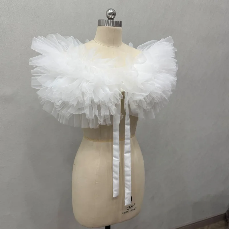 Chiffon pullover shawl wedding shawl train ball banquet black and white shawl bridal wedding dress
Chiffon pullover shawl wedding shawl train ball banquet black and white shawl bridal wedding dress