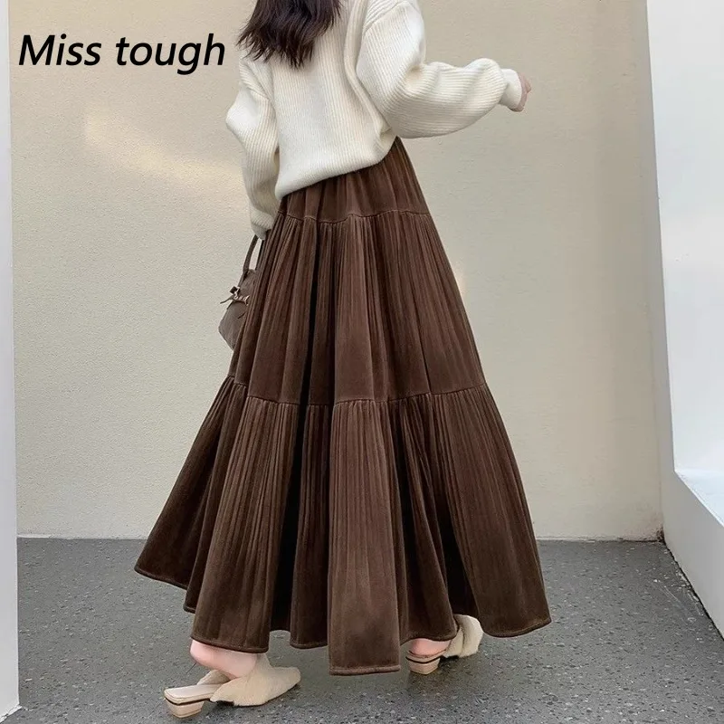Зимне-весенняя теплая корейская модная бархатная женская юбка во французском элегантном винтажном стиле, повседневная плиссированная длинная юбка для женщин
Зимне-весенняя теплая корейская модная бархатная женская юбка во французском элегантном винтажном стиле, повседневная плиссированная длинная юбка для женщин