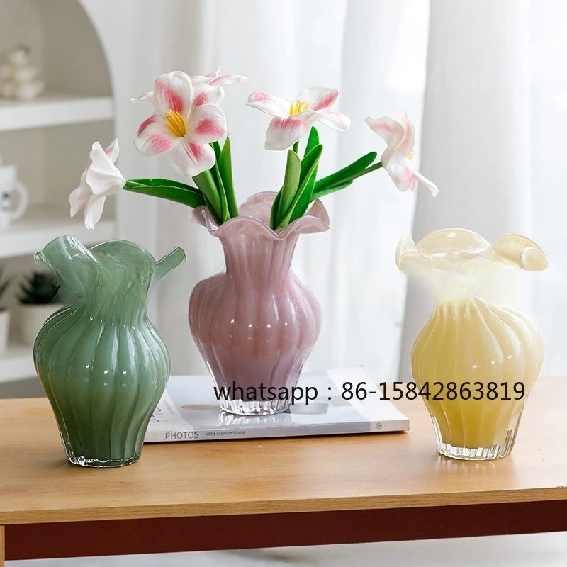 Simple and Modern Office Desktop Vase Large Diameter Hydroponic Vase White Ceramic Vase Flower Pot Dried Flowers
Simple and Modern Office Desktop Vase Large Diameter Hydroponic Vase White Ceramic Vase Flower Pot Dried Flowers