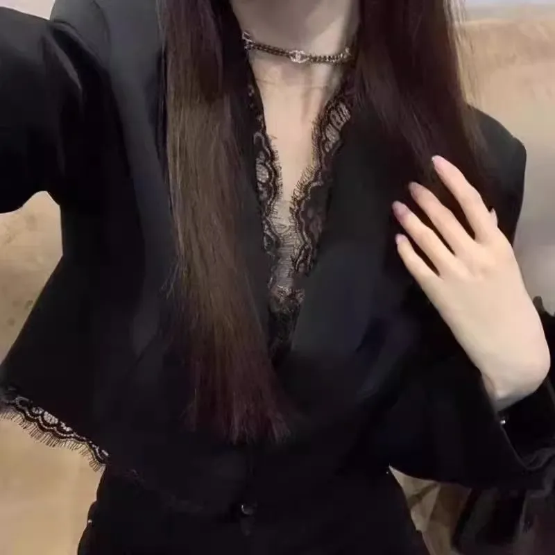Black Lace Splice Slim Fit Women's Short Suit Jacket Commute Style Shoulder Pad Floral Detailing Polyester Fiber
Black Lace Splice Slim Fit Women's Short Suit Jacket Commute Style Shoulder Pad Floral Detailing Polyester Fiber