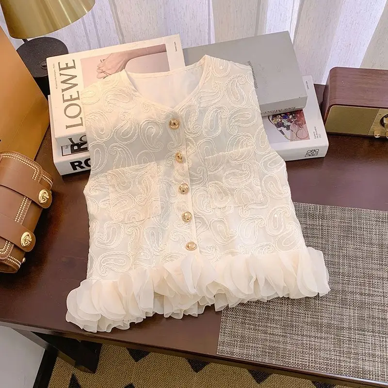 Summer New Embroidery Net Yarn Patchwork Temperament Cardigan Sleeveless Youth Elegant Vest Top Fashion Korean Women Clothing
Summer New Embroidery Net Yarn Patchwork Temperament Cardigan Sleeveless Youth Elegant Vest Top Fashion Korean Women Clothing