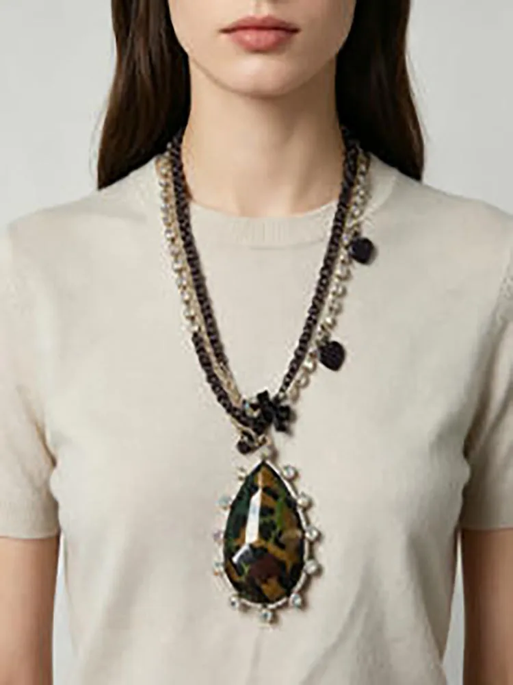 Elegant Green Leopard Print Necklace with High-End Elegance, Large Heart Collarbone Chain, Extra Sparkling Crystal Diamonds,
Elegant Green Leopard Print Necklace with High-End Elegance, Large Heart Collarbone Chain, Extra Sparkling Crystal Diamonds,