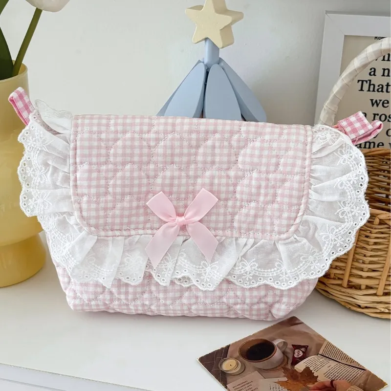 Bow Lace Plaid Women Shoulder Bags Cute Girls Quilted Cotton Crossbody Bag Outdoor Portable Student Ladies Storage Handbags
Bow Lace Plaid Women Shoulder Bags Cute Girls Quilted Cotton Crossbody Bag Outdoor Portable Student Ladies Storage Handbags