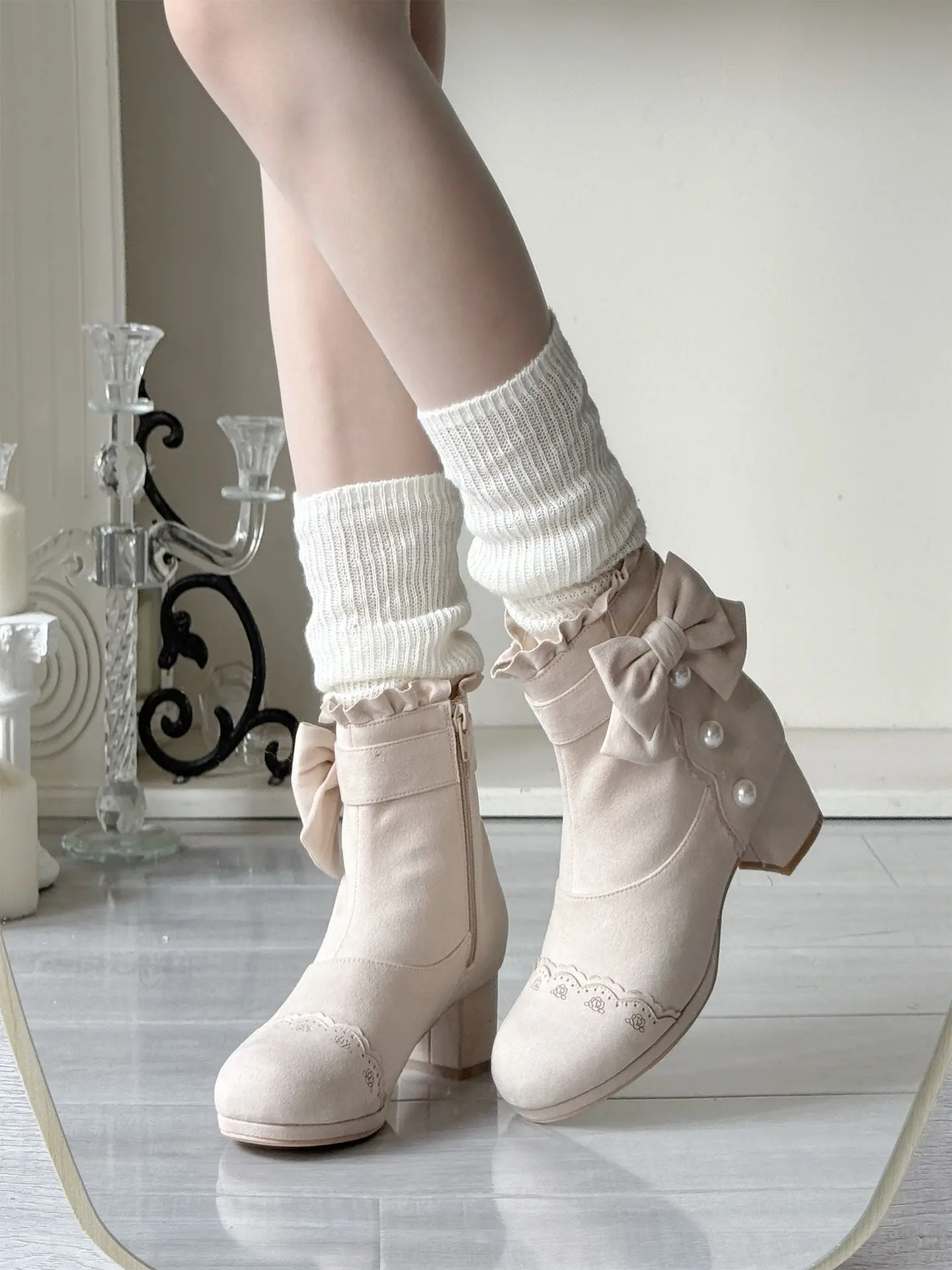 2026 New Lolita Ankle Boots For Women Mid Heel Platform Bowknot Pearl Short Boots Elegant Lolita Shoes
2026 New Lolita Ankle Boots For Women Mid Heel Platform Bowknot Pearl Short Boots Elegant Lolita Shoes