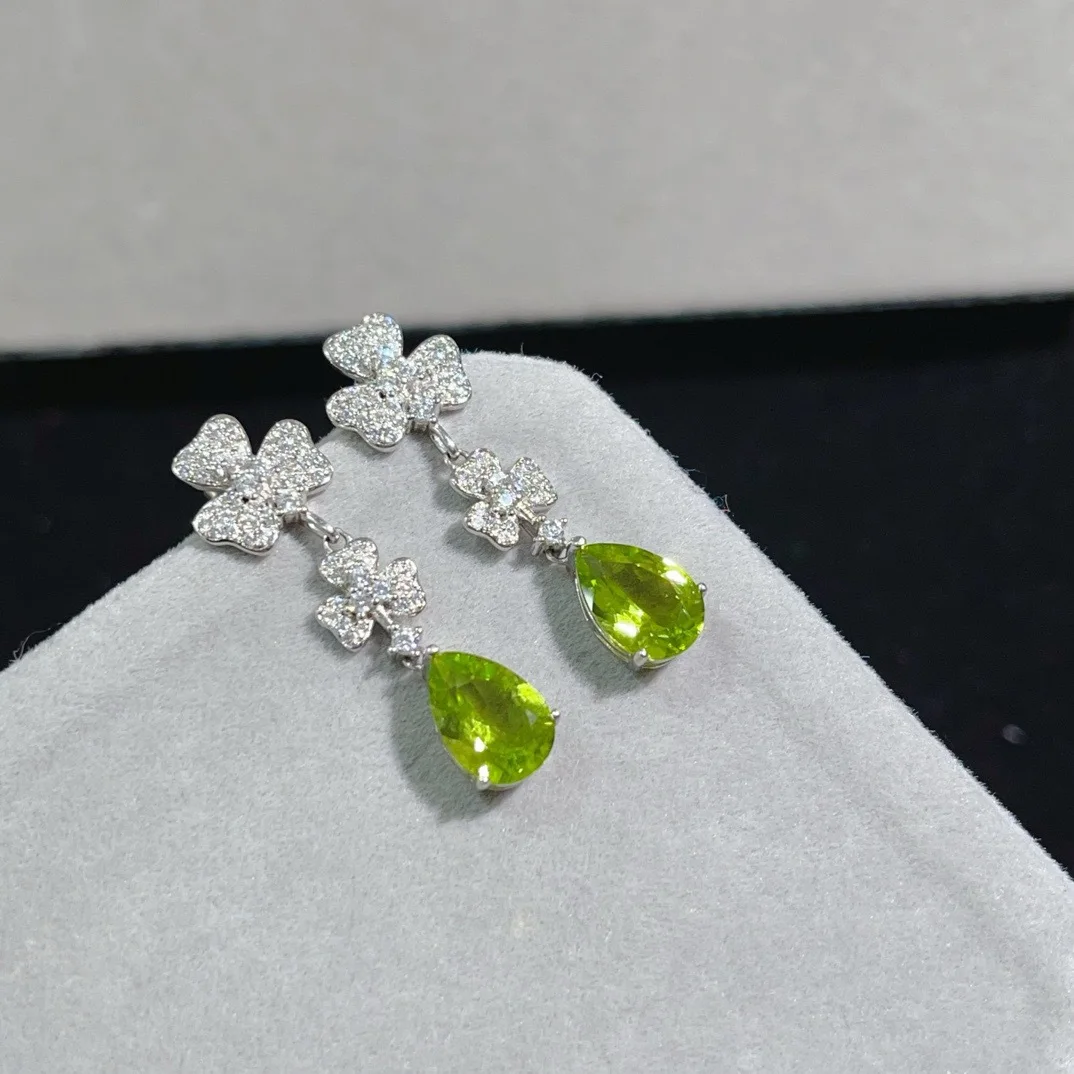 Серьги из натурального перидота, серебро 925 пробы с гальваническим покрытием и платиной, основный камень, размер 6*9 мм, серьги из натурального драгоценного камня
Серьги из натурального перидота, серебро 925 пробы с гальваническим покрытием и платиной, основный камень, размер 6*9 мм, серьги из натурального драгоценного камня