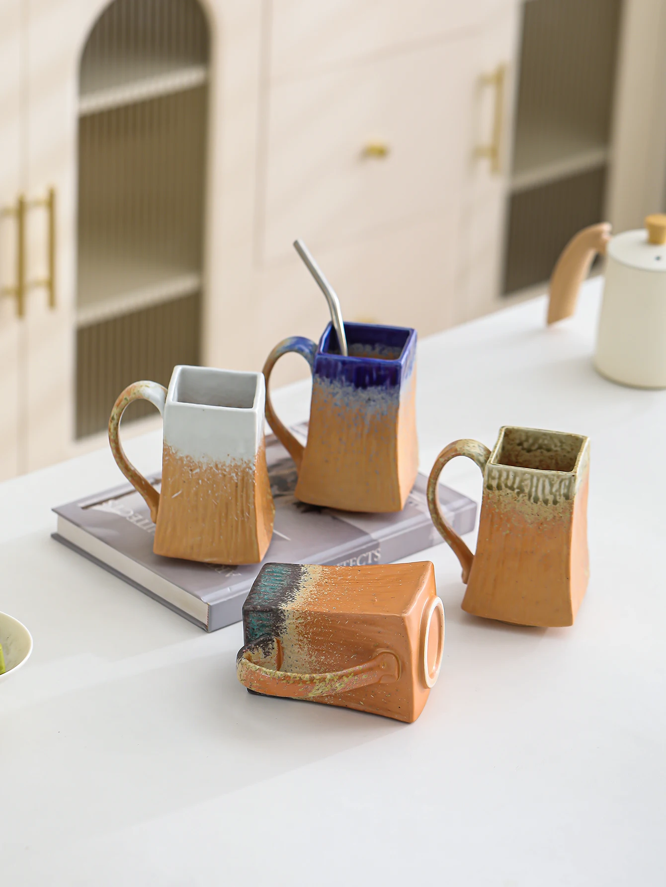 1 x 550ml Large-Capacity Middle Eastern-Style Ceramic Mug: Vintage Kiln-Changed Mug with Straw Hole, Coffee Cup with Kiln-Change
1 x 550ml Large-Capacity Middle Eastern-Style Ceramic Mug: Vintage Kiln-Changed Mug with Straw Hole, Coffee Cup with Kiln-Change
