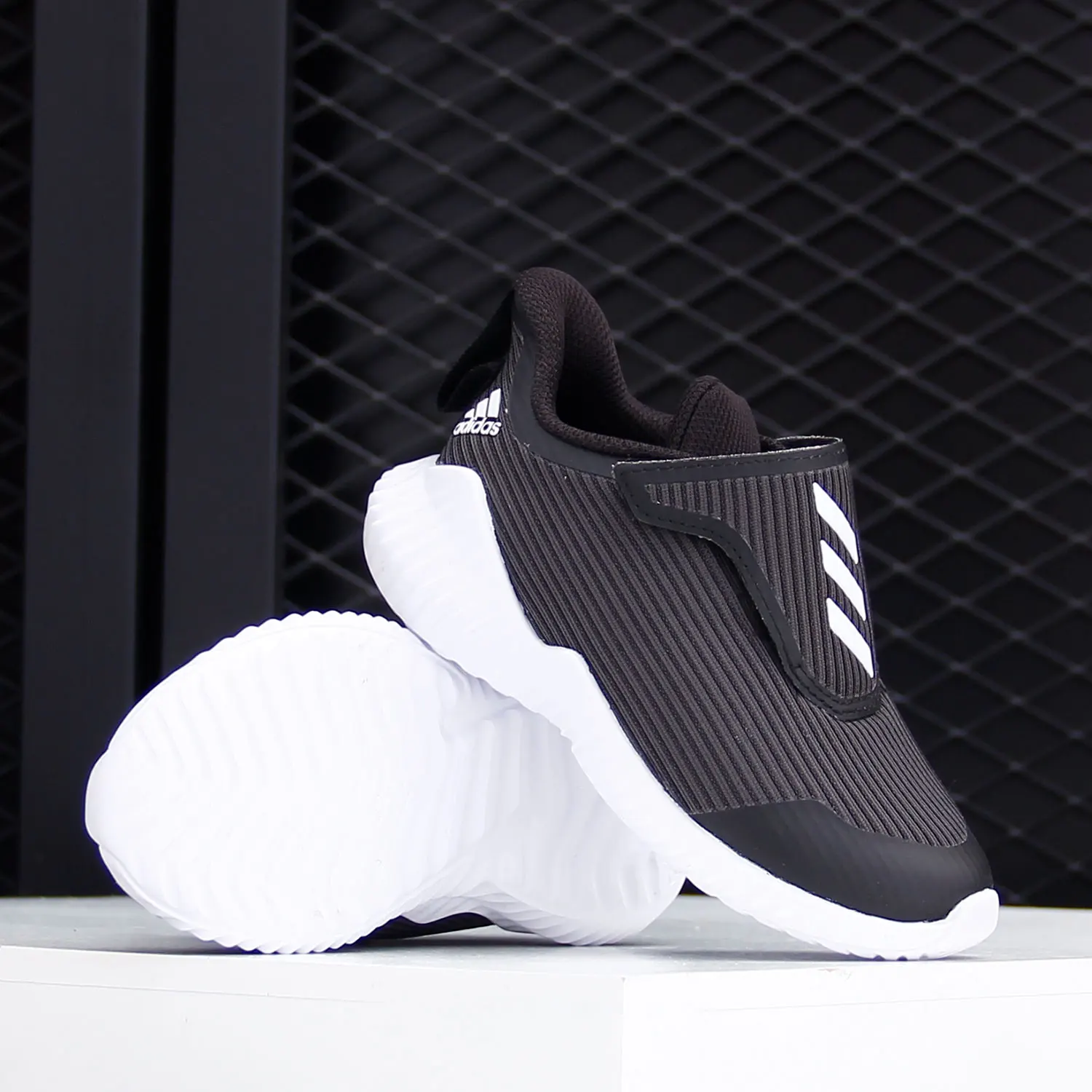 Adidas Authentic Kids' Lightweight Casual Running Shoes G27172
Adidas Authentic Kids' Lightweight Casual Running Shoes G27172