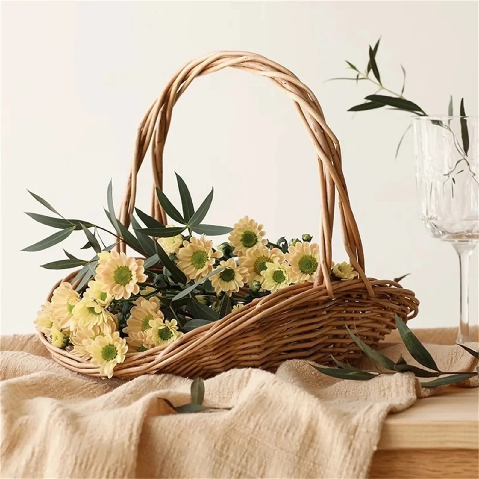 Hand-Woven Wicker Basket with Handle Multi-functional Portable Harvest Basket for Storage Organizing Party Wedding Flower Decor
Hand-Woven Wicker Basket with Handle Multi-functional Portable Harvest Basket for Storage Organizing Party Wedding Flower Decor