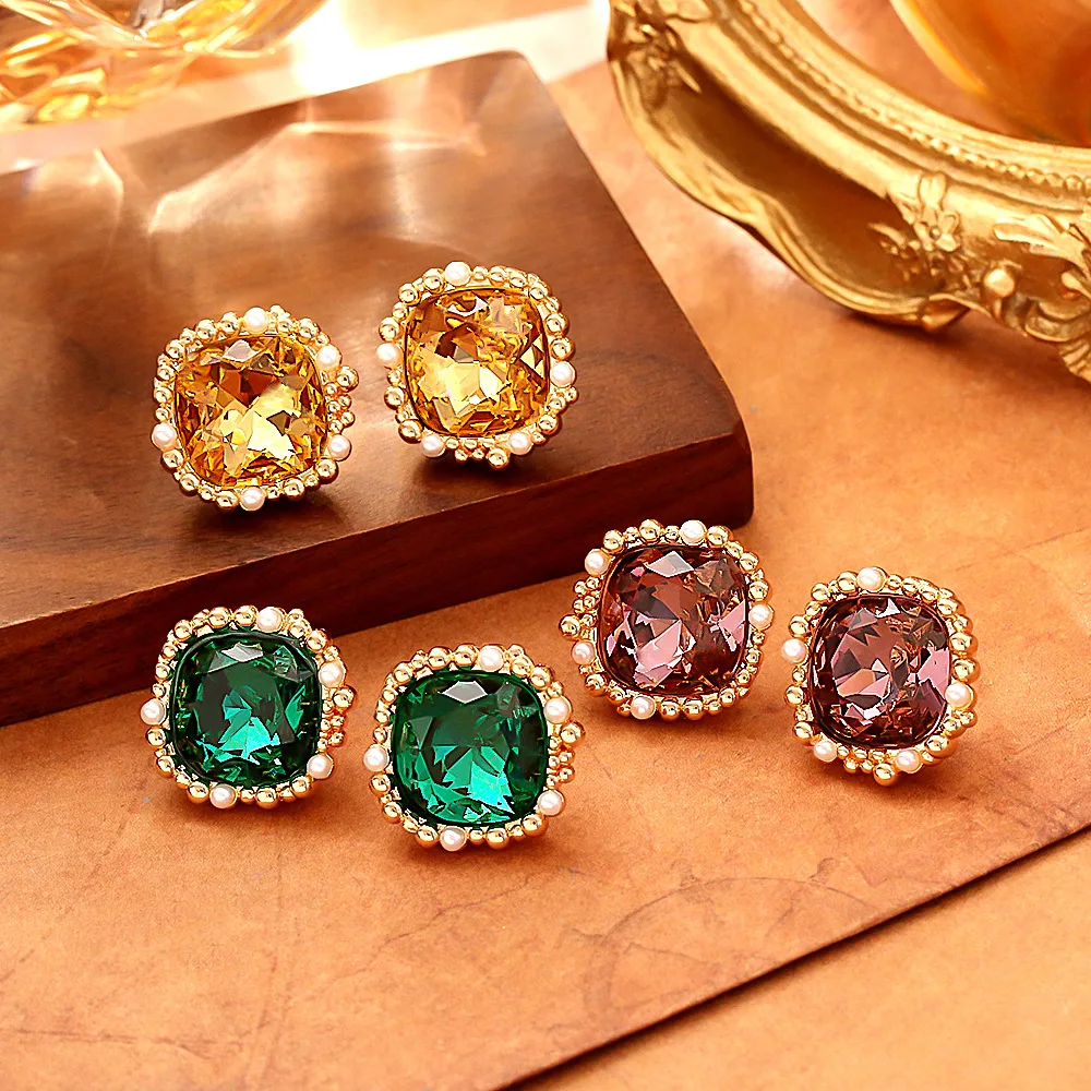 Exquisite and fashionable ultra-flash zircon earrings, high-end and elegant, pearl earrings design, commuter earrings for women
Exquisite and fashionable ultra-flash zircon earrings, high-end and elegant, pearl earrings design, commuter earrings for women
