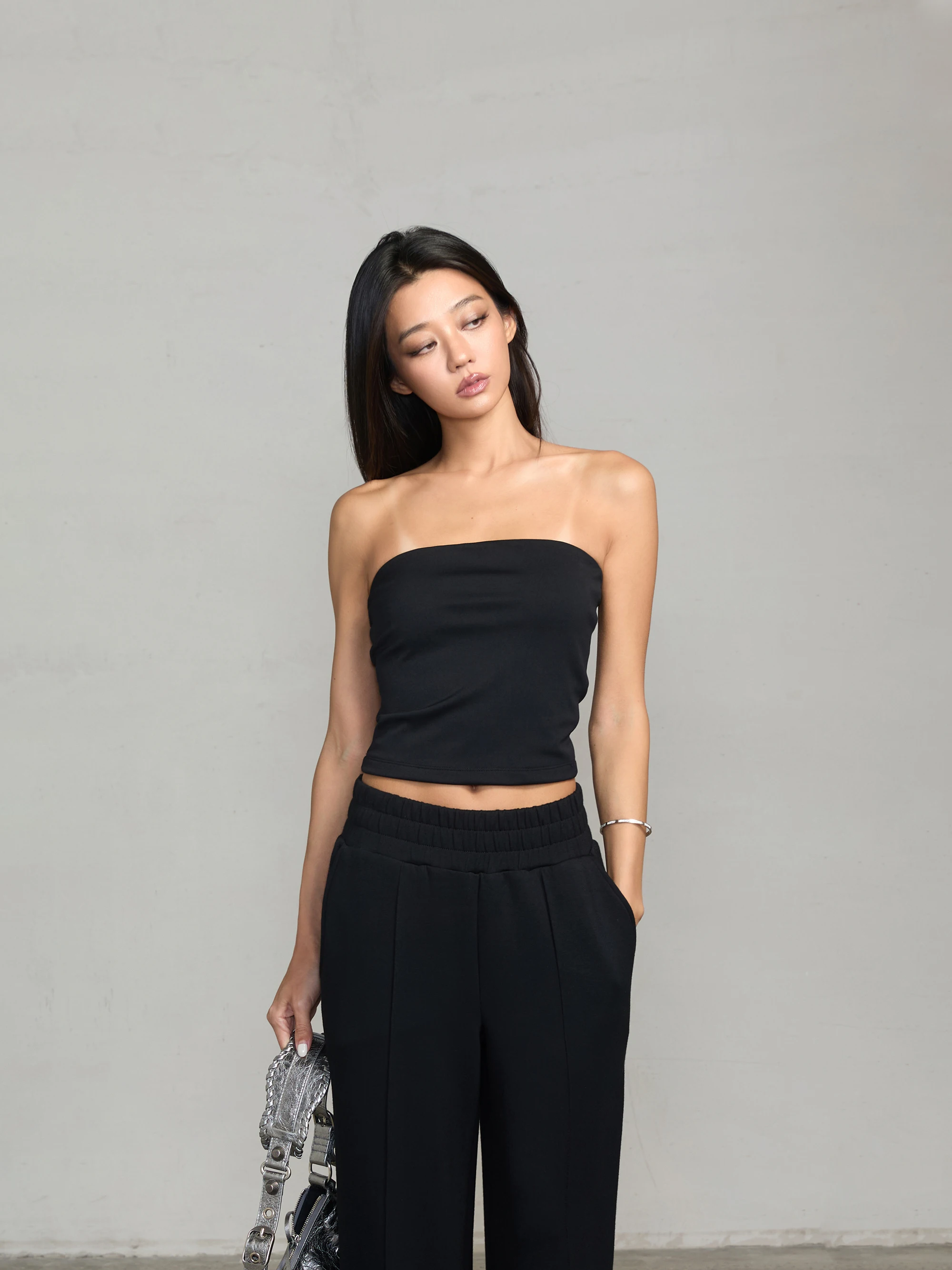 Classic Sporty Tube Top Casual Fashion Women's Waist Cinching Anti Slip Short Versatile MIRANDA SONG Stylish Bareback
Classic Sporty Tube Top Casual Fashion Women's Waist Cinching Anti Slip Short Versatile MIRANDA SONG Stylish Bareback