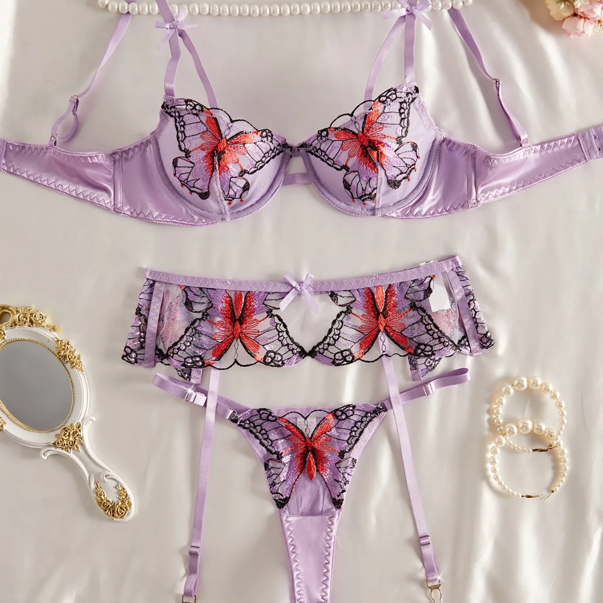 Erotic lingerie set prickly butterfly embroidery purple underwear sexy gathered bra three sets
Erotic lingerie set prickly butterfly embroidery purple underwear sexy gathered bra three sets