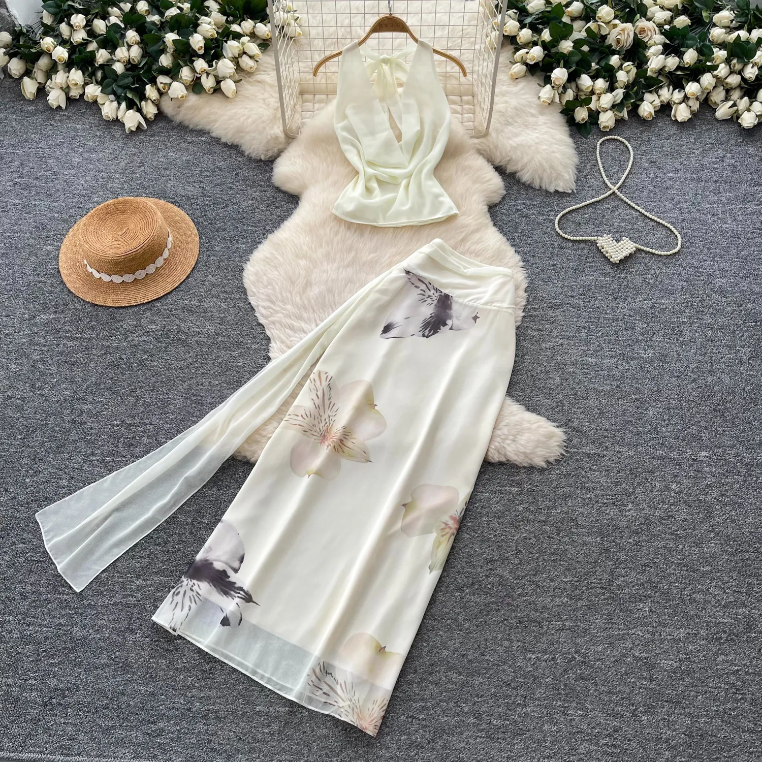 Noble Lady Style Halter Printed Backless 2 Piece Skirt Set Elegant Lace Up Top with Ribbon Midi Skirt Women Party Skirt Set
Noble Lady Style Halter Printed Backless 2 Piece Skirt Set Elegant Lace Up Top with Ribbon Midi Skirt Women Party Skirt Set