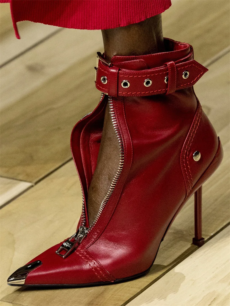 Fashion Belt Buckle Front Zipper High Heel Ankle Boots Sexy Metal Pointy Toe Stiletto Catwalk Runway Shoes Big Size Botas Mujer
Fashion Belt Buckle Front Zipper High Heel Ankle Boots Sexy Metal Pointy Toe Stiletto Catwalk Runway Shoes Big Size Botas Mujer