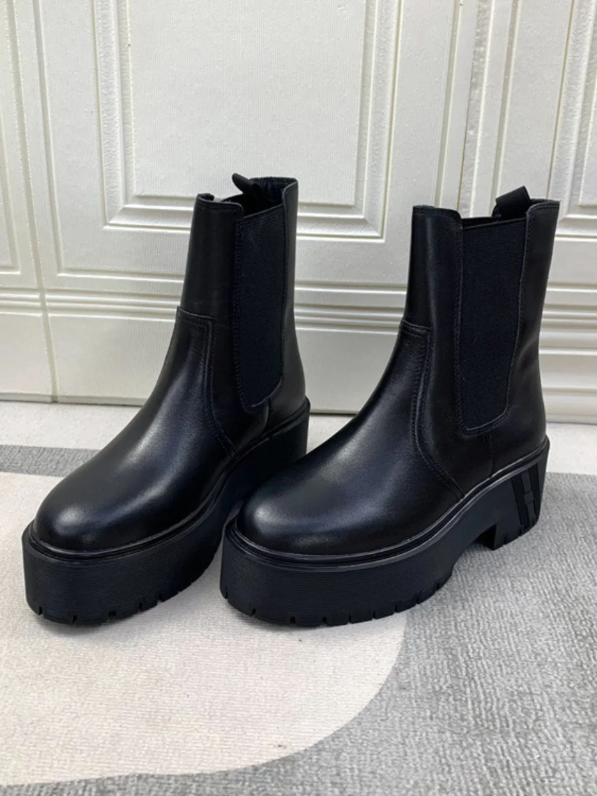 Ботинки челси из натуральной кожи с круглым носком, водонепроницаемые, на платформе, с увеличенной высотой, короткие, для женщин
Ботинки челси из натуральной кожи с круглым носком, водонепроницаемые, на платформе, с увеличенной высотой, короткие, для женщин