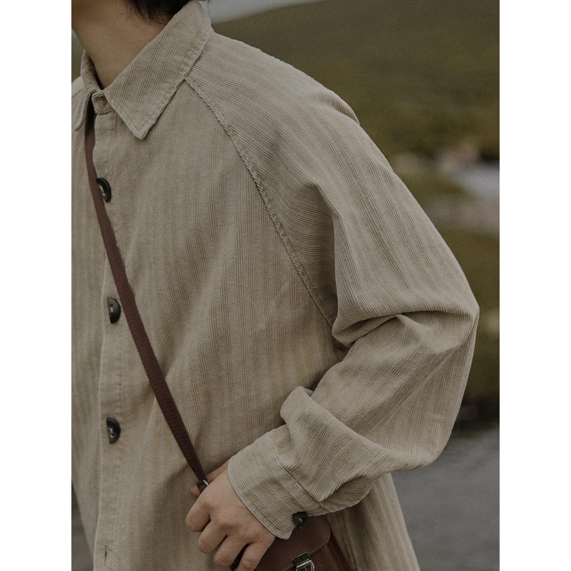 Youth Men's Long Sleeve Shirt Autumn Loose Fit Corduroy Striped Japanese Style Outerwear Casual Versatile Slimming Coat
Youth Men's Long Sleeve Shirt Autumn Loose Fit Corduroy Striped Japanese Style Outerwear Casual Versatile Slimming Coat