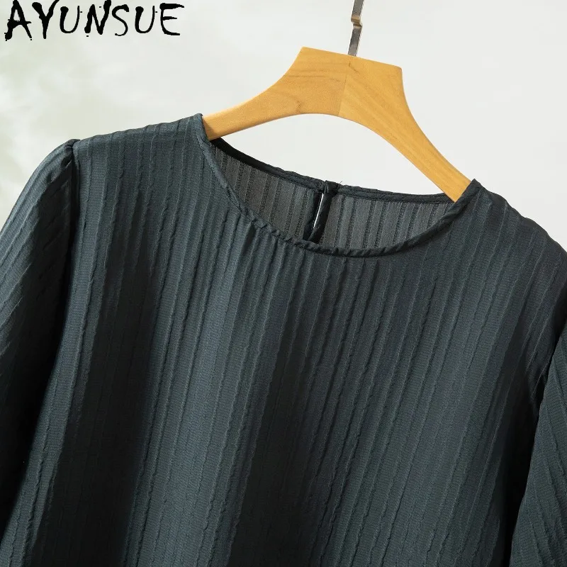 AYUNSUE 100% Silk Bubble Crepe Women's Blouses Solid O-neck Tops for Woman French Retro Summer Top Woman Clothes Ropa Mujer
AYUNSUE 100% Silk Bubble Crepe Women's Blouses Solid O-neck Tops for Woman French Retro Summer Top Woman Clothes Ropa Mujer