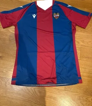 Лето 2025 г., хит продаж, новинка Valencia Levante FC, Джерси для тренировок на открытом воздухе, свободная дышащая быстросохнущая футболка с короткими рукавами
Лето 2025 г., хит продаж, новинка Valencia Levante FC, Джерси для тренировок на открытом воздухе, свободная дышащая быстросохнущая футболка с короткими рукавами