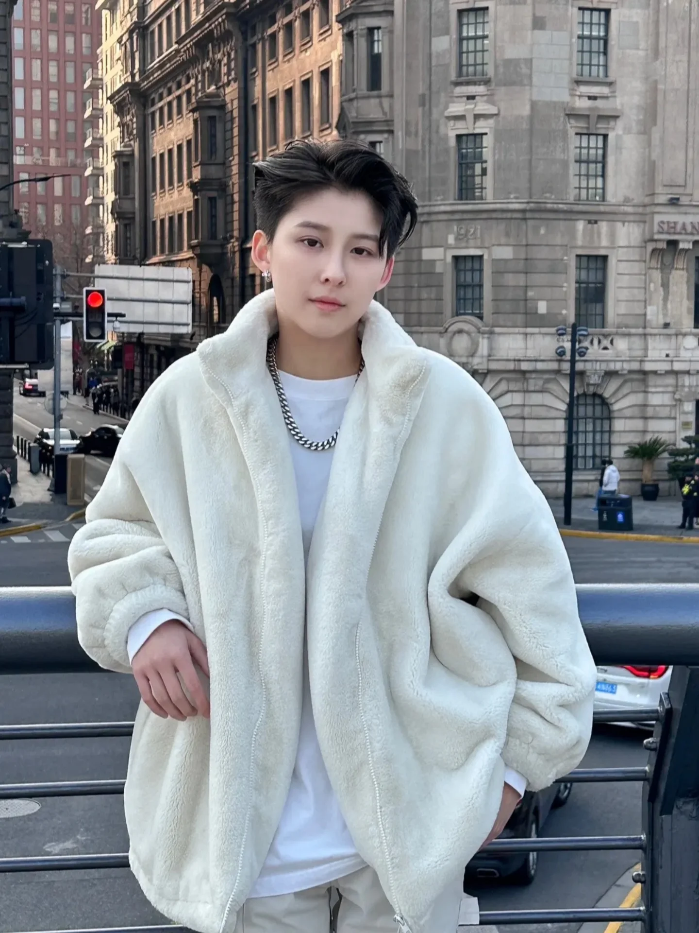 Мужская утепленная хлопковая куртка на флисовой подкладке, зимняя теплая куртка с воротником-стойкой, имитация кроличьего меха, прочная молния, цветная
Мужская утепленная хлопковая куртка на флисовой подкладке, зимняя теплая куртка с воротником-стойкой, имитация кроличьего меха, прочная молния, цветная