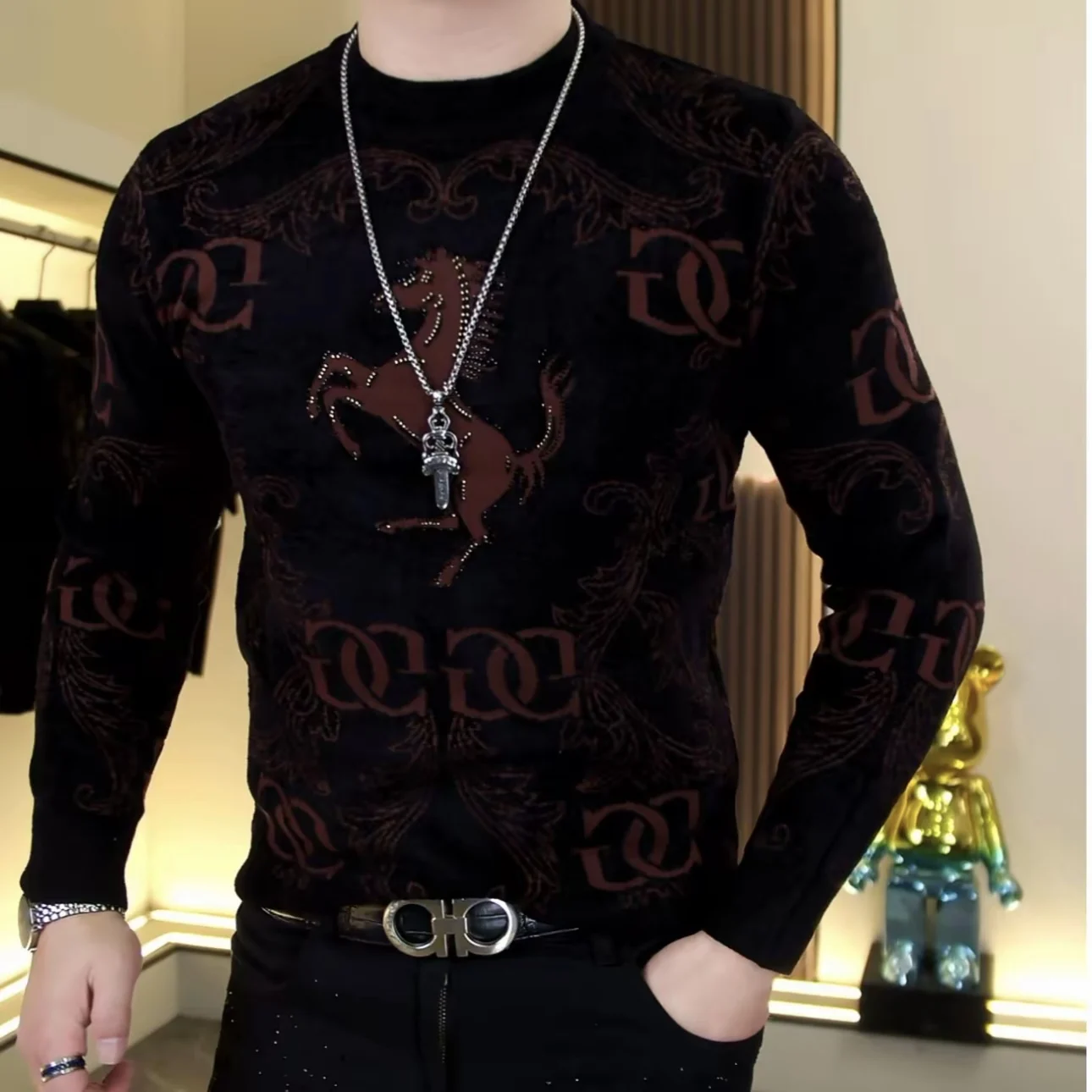 Новый зимний мужской вельветовый вязаный свитер с круглым вырезом, вышивкой и стразами, приталенный, эластичный, модный, молодежный, из полиэфирного волокна
Новый зимний мужской вельветовый вязаный свитер с круглым вырезом, вышивкой и стразами, приталенный, эластичный, модный, молодежный, из полиэфирного волокна