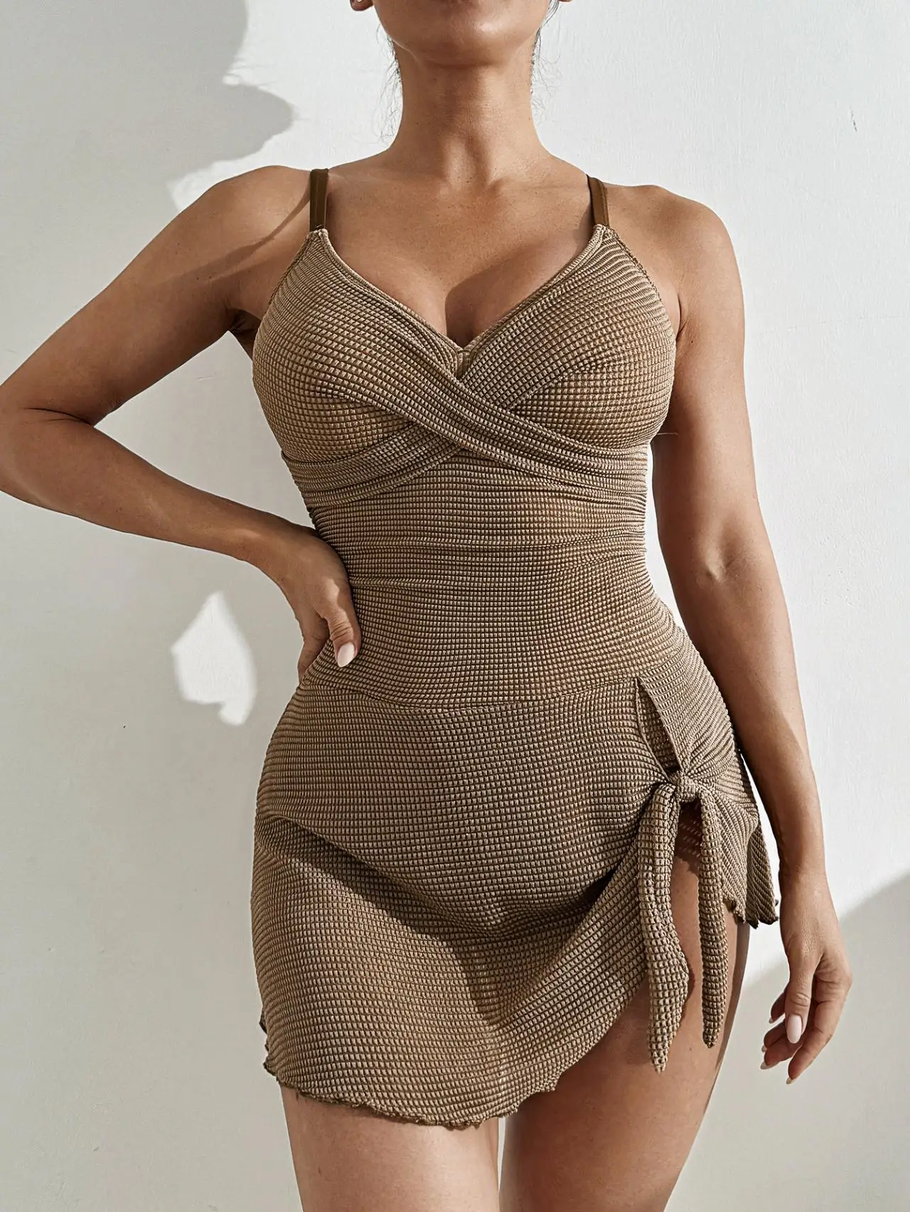 Elegant Crisscross One Piece Dress Style Monokini with Skirt Bottom Tummy Control Swimsuit Sexy V Neck Sleeveless Sundress Ropa
Elegant Crisscross One Piece Dress Style Monokini with Skirt Bottom Tummy Control Swimsuit Sexy V Neck Sleeveless Sundress Ropa