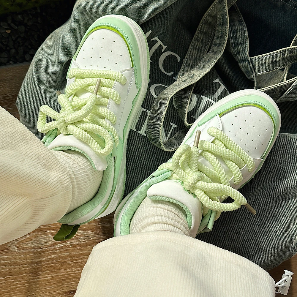 Niche Fashion Trend Versatile Color Matching Comfortable Wear-resistant Breathable Casual Sports New Men's Running Shoes
Niche Fashion Trend Versatile Color Matching Comfortable Wear-resistant Breathable Casual Sports New Men's Running Shoes