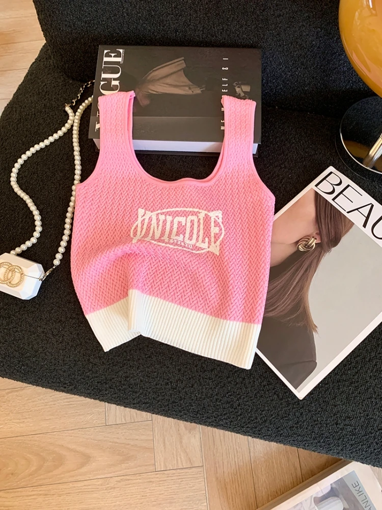 Summer New Sweet Short Knitted Sleeveless Vest Women's Fashion Color Block Letter Print Strap Top Breathable Casual Inner Wear
Summer New Sweet Short Knitted Sleeveless Vest Women's Fashion Color Block Letter Print Strap Top Breathable Casual Inner Wear