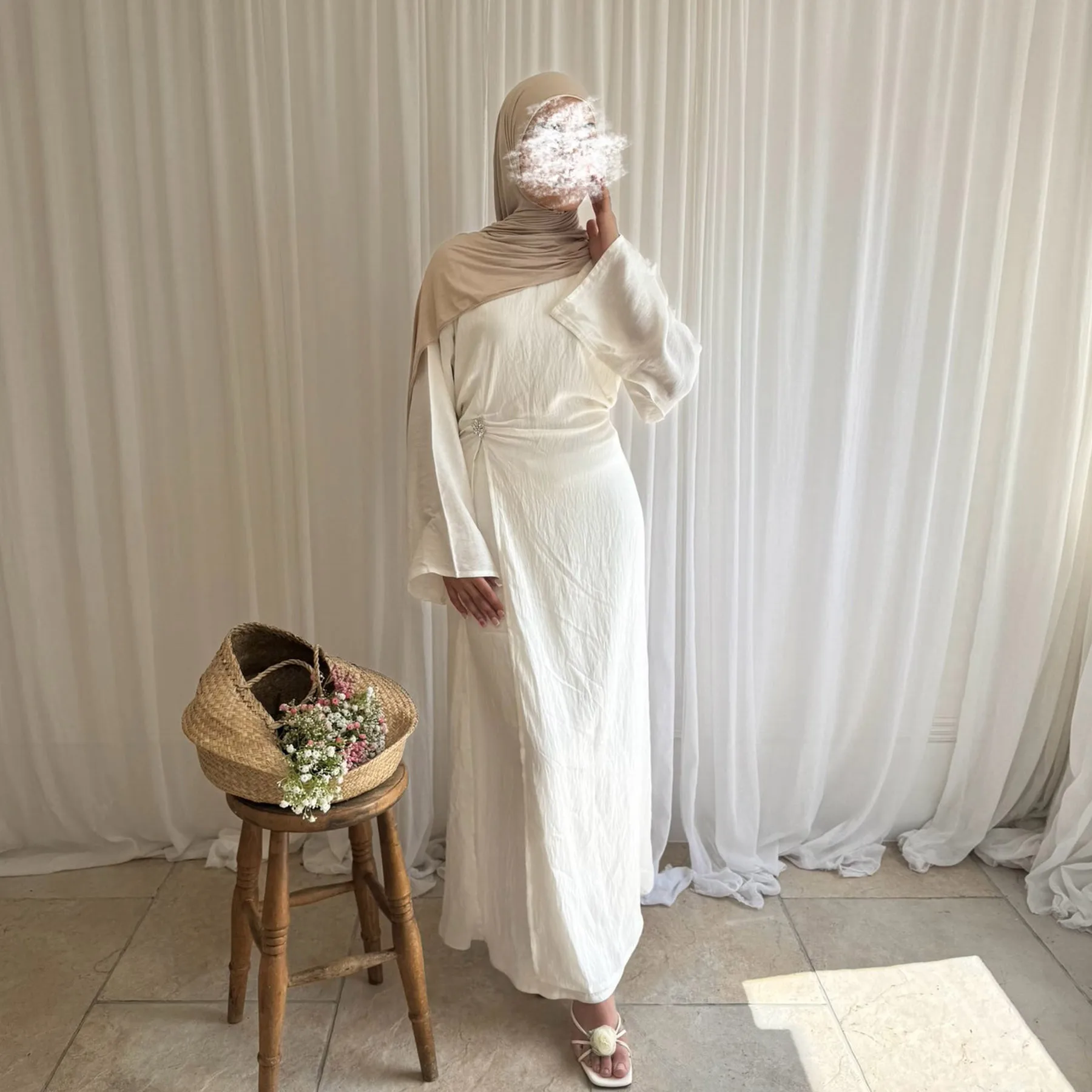 Ид Простая Абая Дубай Роскошное женское мусульманское платье с запахом Рамадан Исламская молитвенная одежда Кафтан Халат Однотонные арабские турецкие платья
Ид Простая Абая Дубай Роскошное женское мусульманское платье с запахом Рамадан Исламская молитвенная одежда Кафтан Халат Однотонные арабские турецкие платья