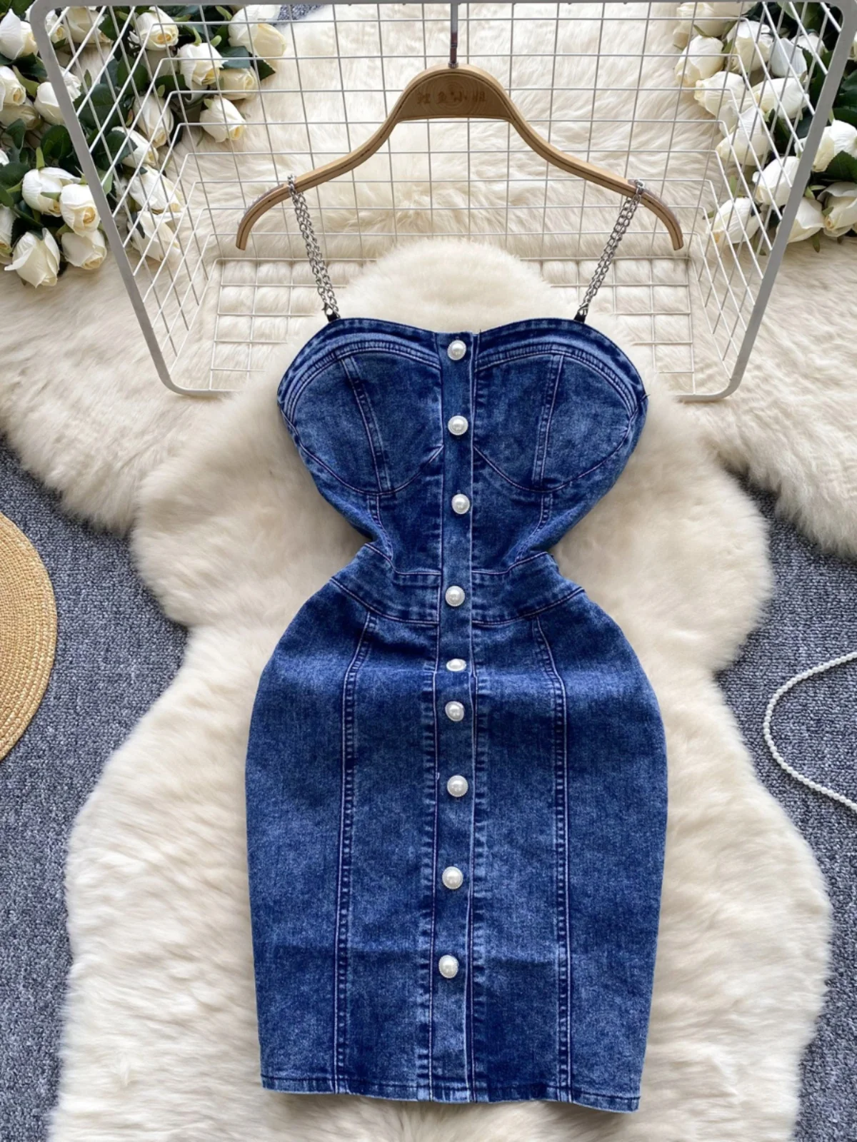 Sexy Spicy Short Denim Skirt Women's Summer Heavy Pearl Single Button Maillot Tight Body Wrap Dress Commute Korean Style A-Li...
Sexy Spicy Short Denim Skirt Women's Summer Heavy Pearl Single Button Maillot Tight Body Wrap Dress Commute Korean Style A-Li...