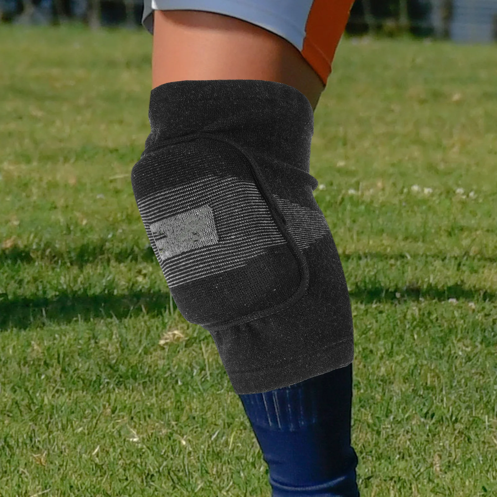 Knee Brace Thick Support Pad Breathable Elastic Fabric For Sports Running Jogging Cycling Basketball Skateboard Protection 
Knee Brace Thick Support Pad Breathable Elastic Fabric For Sports Running Jogging Cycling Basketball Skateboard Protection