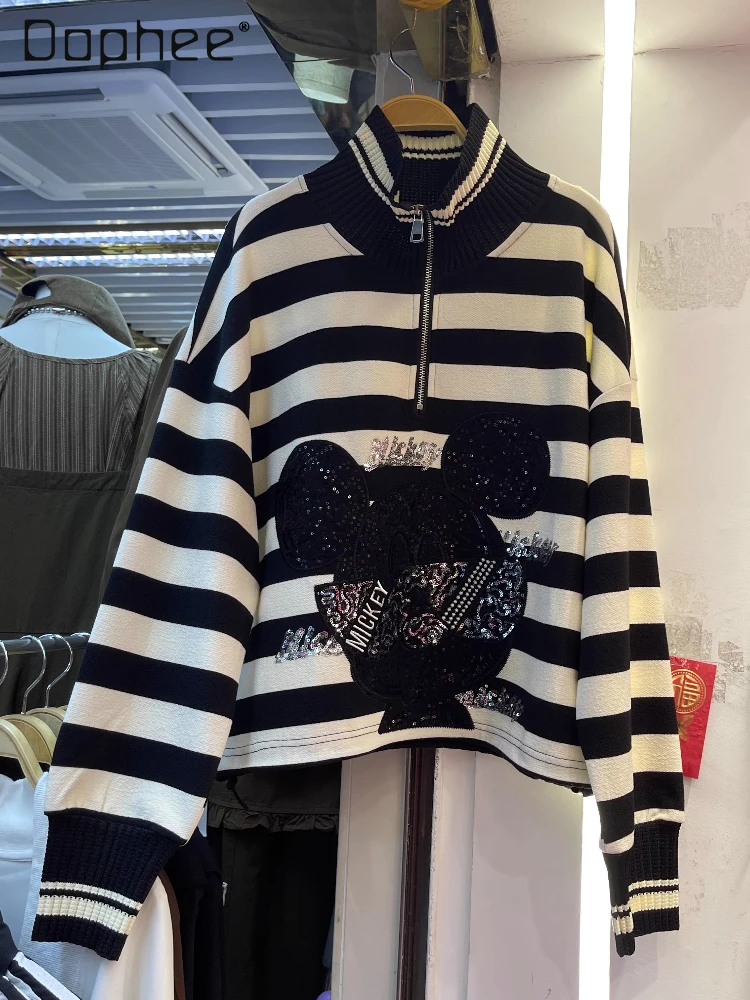 2025 Autumn New Heavy Sequin Print Cartoon Pullover Sweatshirt for Women Loose Fashion Half-Zip Long Sleeve Top Pullover Tops
2025 Autumn New Heavy Sequin Print Cartoon Pullover Sweatshirt for Women Loose Fashion Half-Zip Long Sleeve Top Pullover Tops