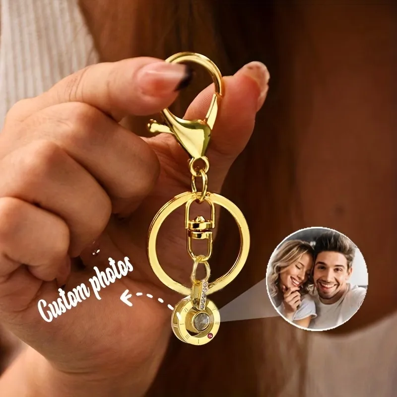 Customized Photo Keychain Made of Stainless Steel, Personalized with a Projection Feature, Suitable for Both Men And Women Wear
Customized Photo Keychain Made of Stainless Steel, Personalized with a Projection Feature, Suitable for Both Men And Women Wear