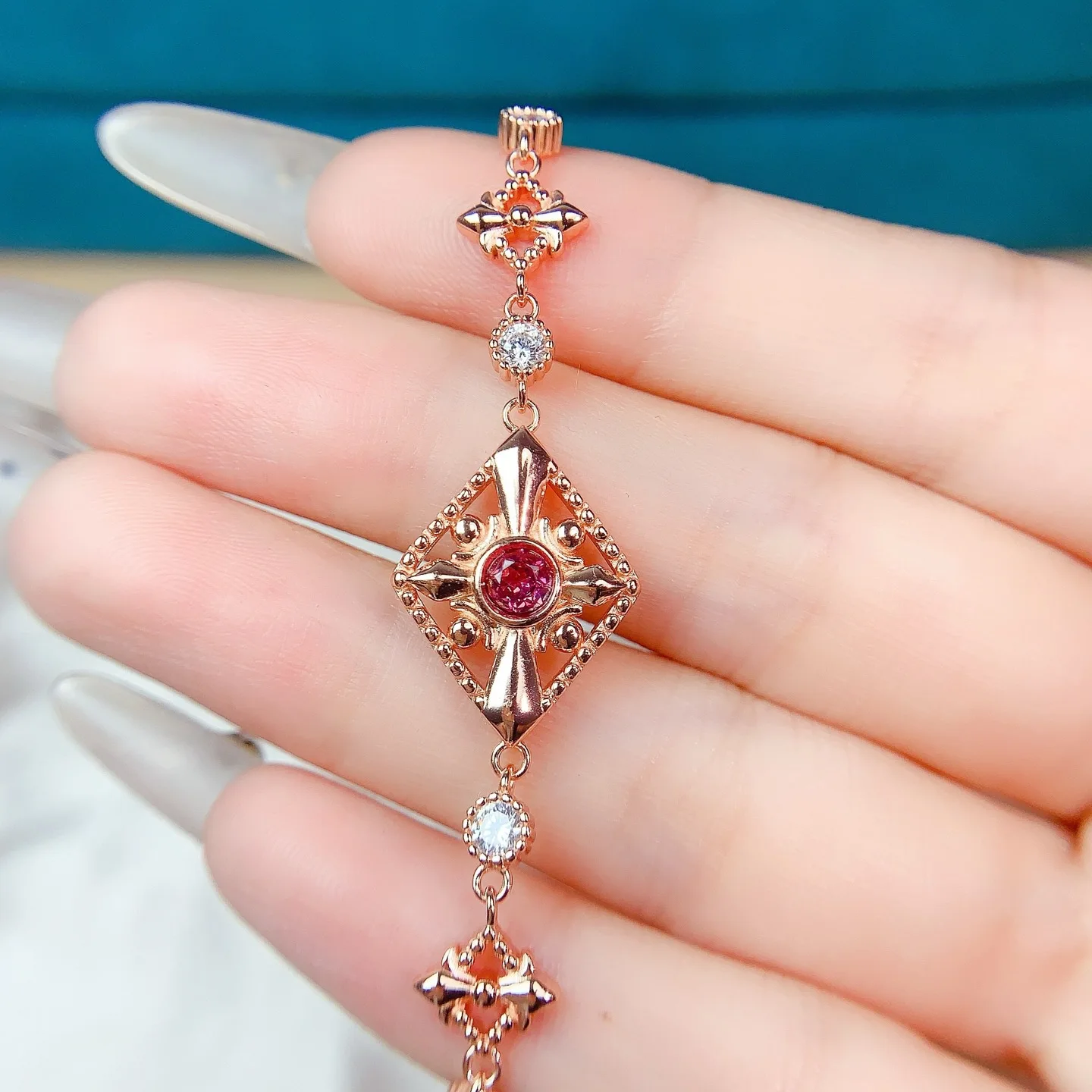 5mm Natural Garnet Bracelet Real S925 Sterling Silver Certificate Fine Fashion Retro Pattern Charm Wedding Jewelry for Women FS
5mm Natural Garnet Bracelet Real S925 Sterling Silver Certificate Fine Fashion Retro Pattern Charm Wedding Jewelry for Women FS